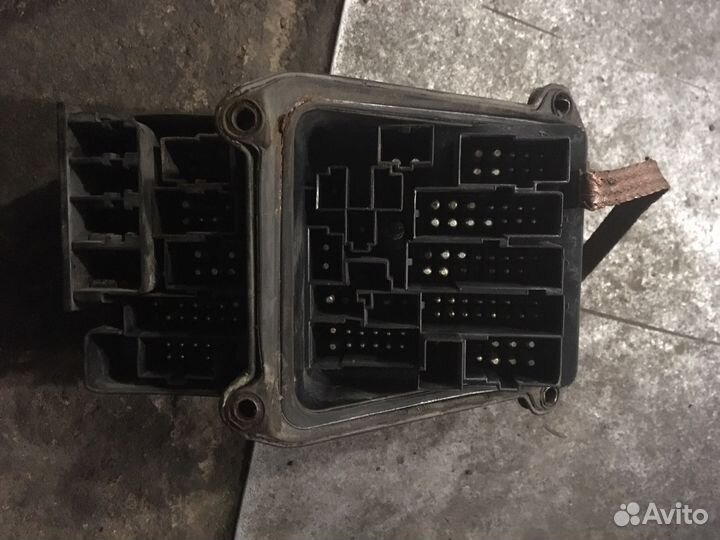 Mercedes w201 блок предохранителей 2015450046
