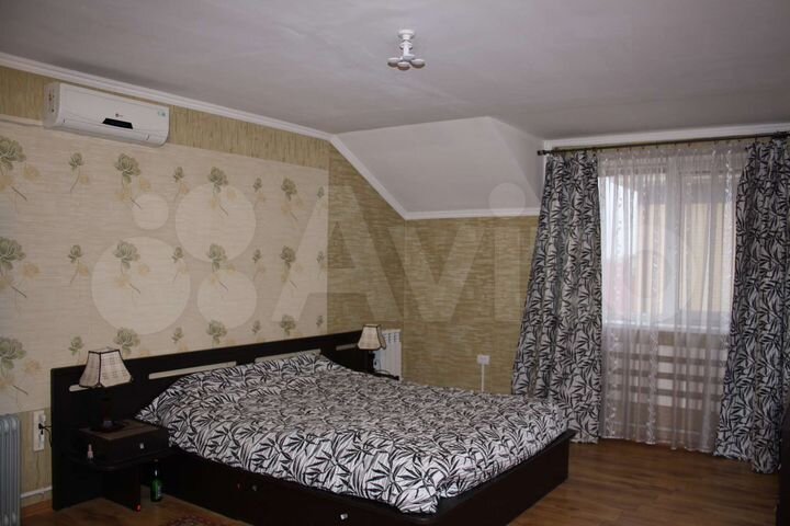 Дом 185 м² на участке 7,4 сот.