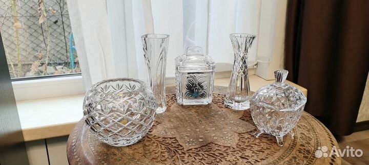 Вазы из цветного стекла и хрусталь