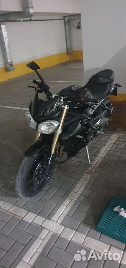 Продаю triumph Street triple