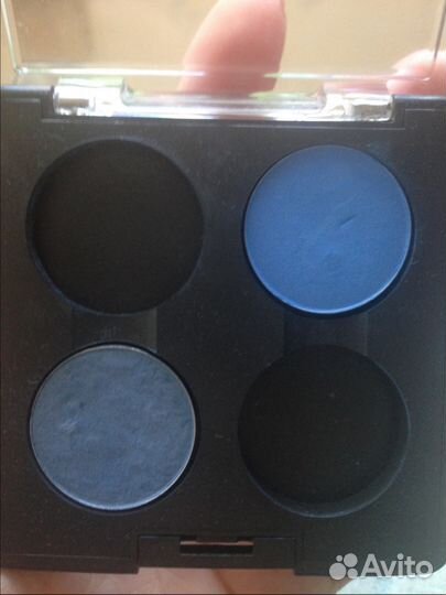 Синие тени мас в магнитной палитре