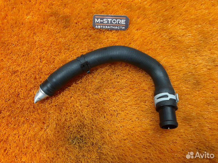 Патрубок системы охлаждения Mercedes-Benz C-Class
