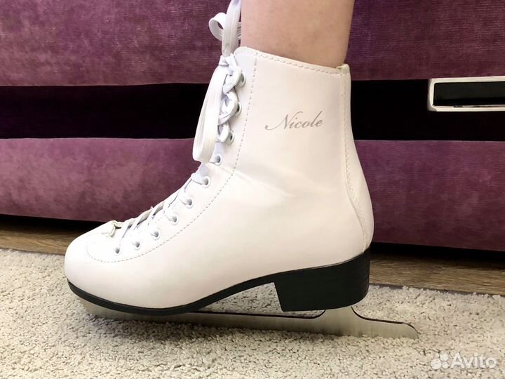 Коньки фигурные 38р