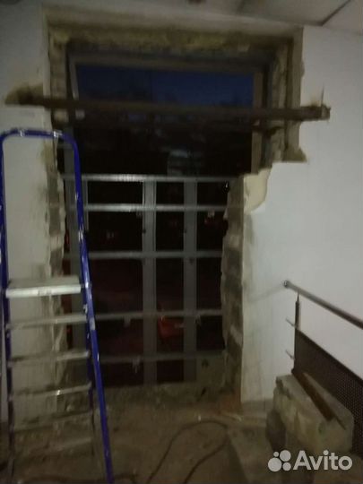 Слом стен, демонтаж