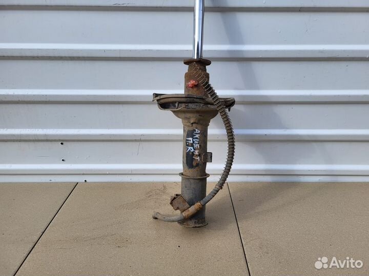 Стойка (амортизатор) передняя правая Hyundai Accen