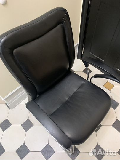 Офисное кожаное кресло chairman
