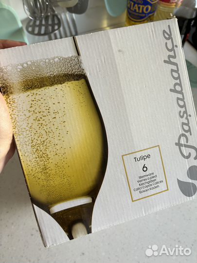 Стеклянные бокалы