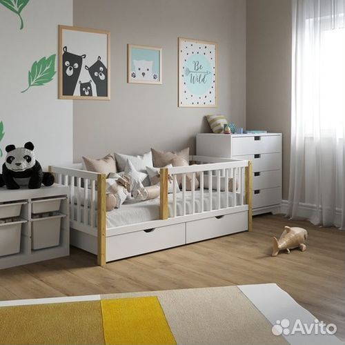 Кроватка с бортиком сингл из массива детская