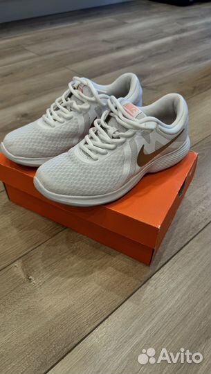 Кроссовки nike женские