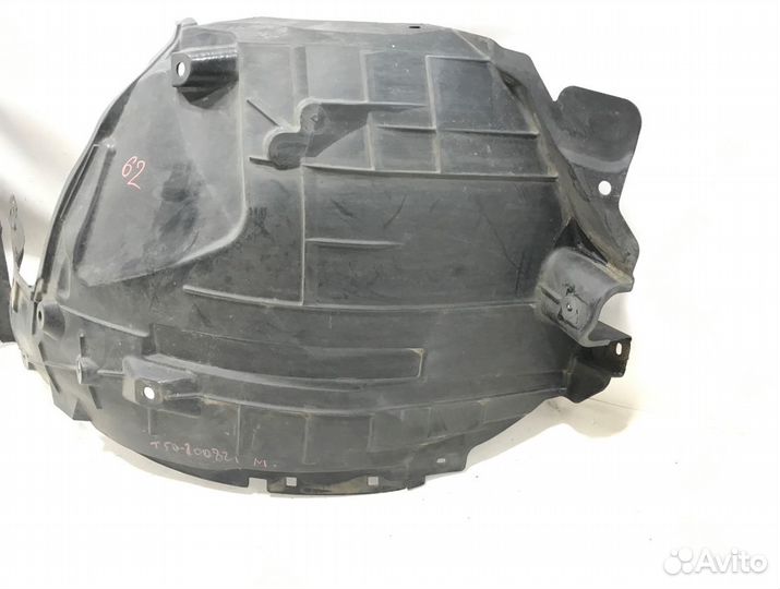 Подкрылок передний левый Nissan Skyline Crossover