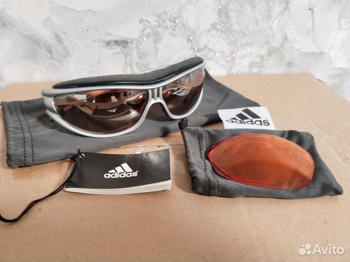 Очки Adidas солнцезащитные