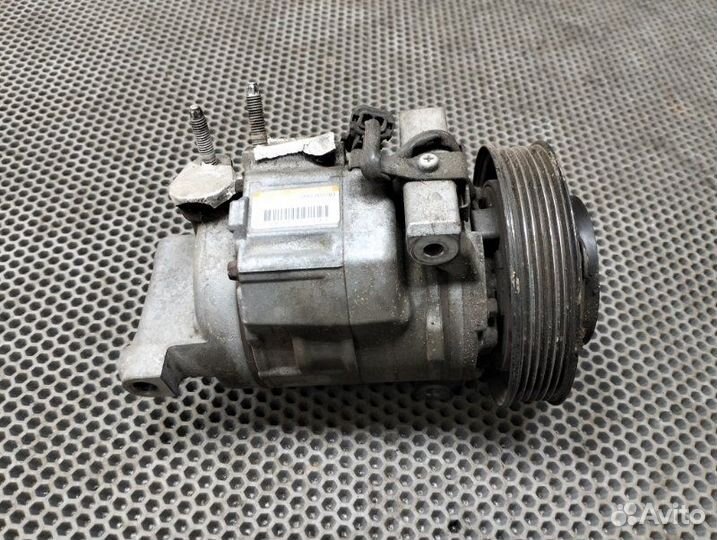 Компрессор кондиционера Jeep Grand Cherokee WK2