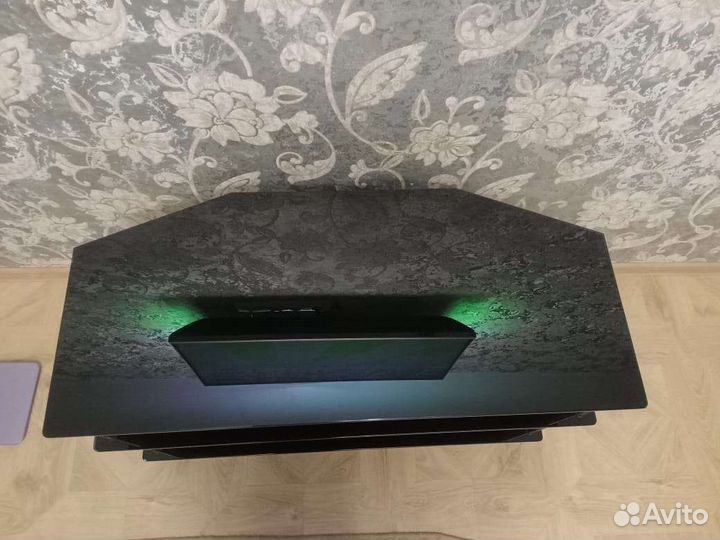 Стеклянная тумба под тв