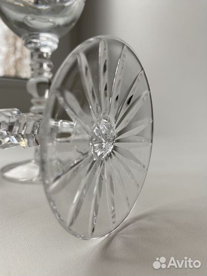 Набор винных бокалов из 4 штук