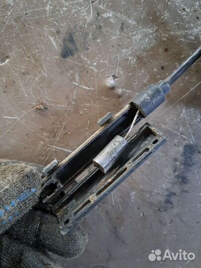 Замок капота Range Rover Vogue