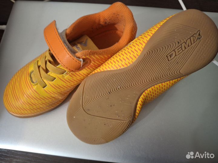 Футзалки демикс