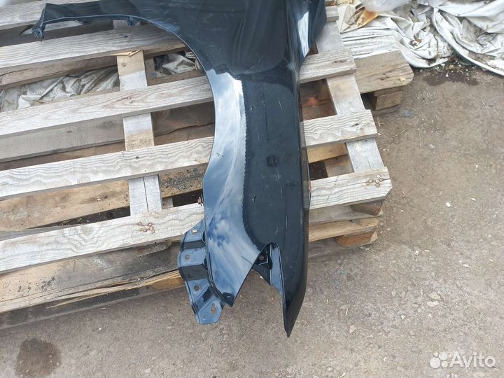 Крыло переднее правое на Toyota V50 оригинальное
