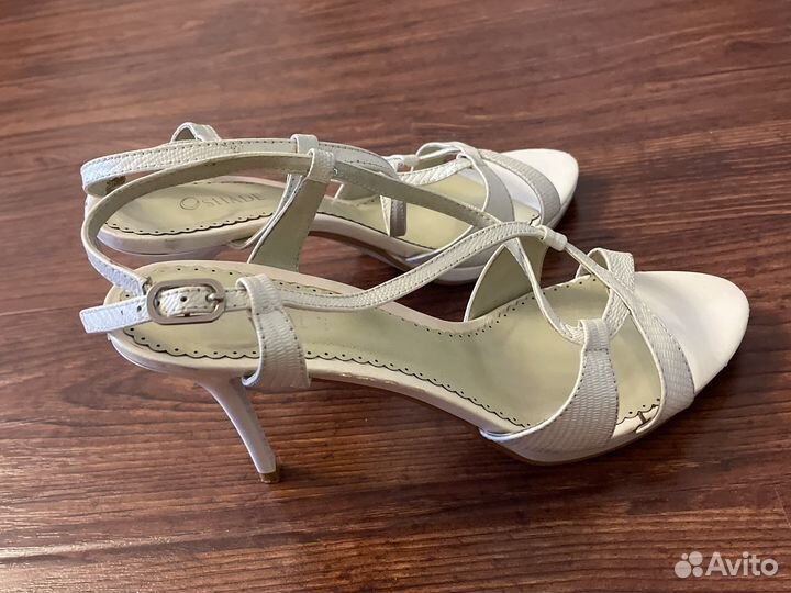 Босоножки 38