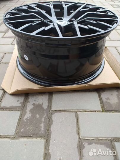 R18/5/112 Skoda Octavia A7 VRS A8, VW Passat b7