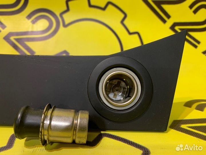 Прикуриватель Toyota Harrier GSU30 2grfe 2006.10