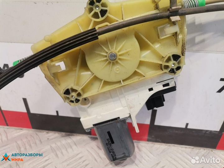 Стеклоподъемник электрический задний правый Audi