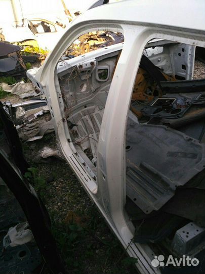 Стойка левая средняя Mercedes GL 166 W166 GL500