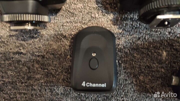 Вспышки, радиосинхронизаторы, пульт, стойки, зонт