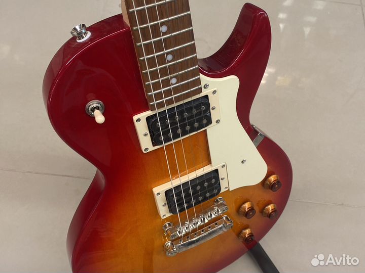 Cort CR100 Электрогитара