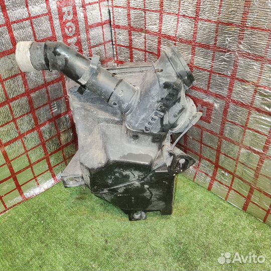 Корпус воздушного фильтра Volvo S60