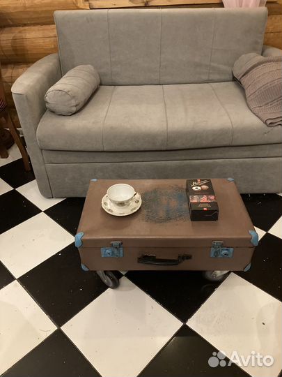 Стол чемодан