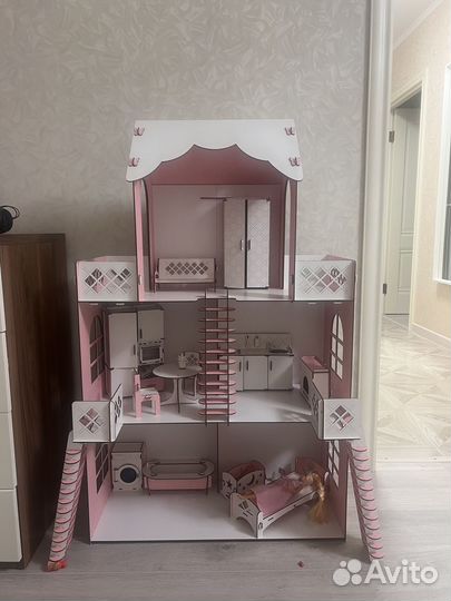 Кукольный домик с мебелью для барби