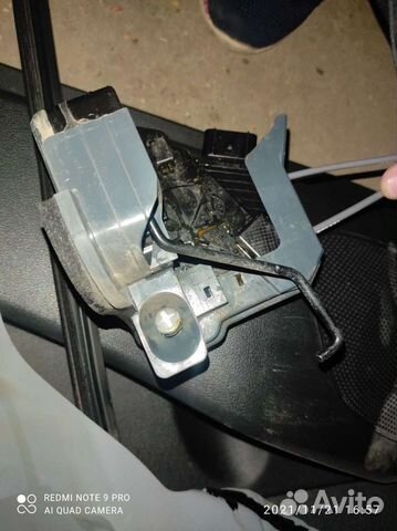 Замок левой двери хундай Солярис 2