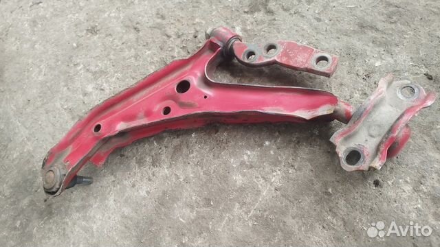 Рычаг передний правый Nissan Bluebird QU14