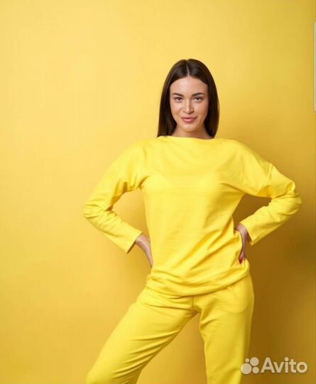 Женский спортивный костюм