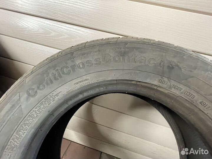 Continental ContiCrossContact LX2 215/65 R16