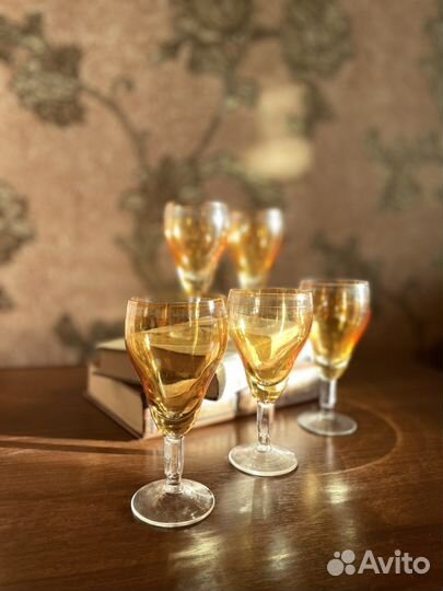 Рюмки на ножке