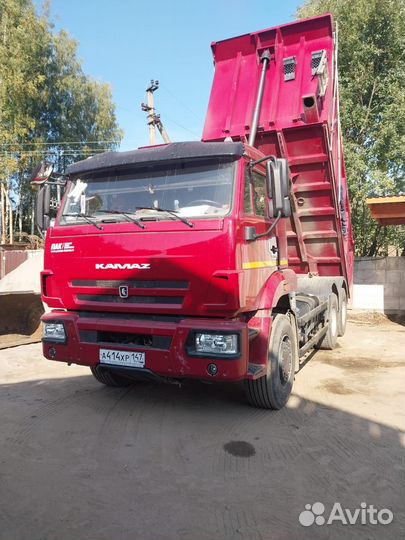 Водитель самосвала