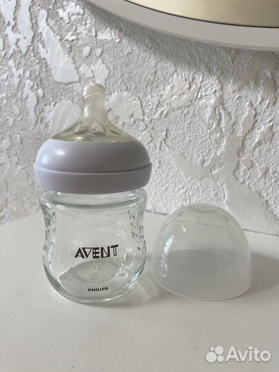 Бутылочка стеклянная для кормления Avent от 0+