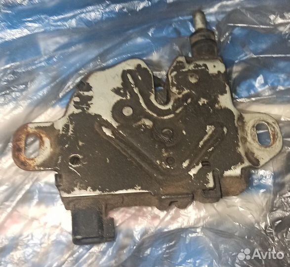 Замок капота Ford Focus 2 дорест