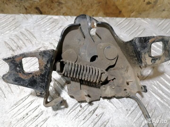 Замок капота Skoda Octavia 2000 2011
