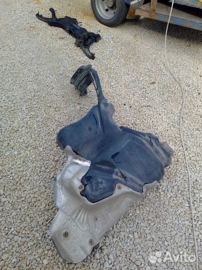 Бак топливный бак на Skoda Octavia tuor A4