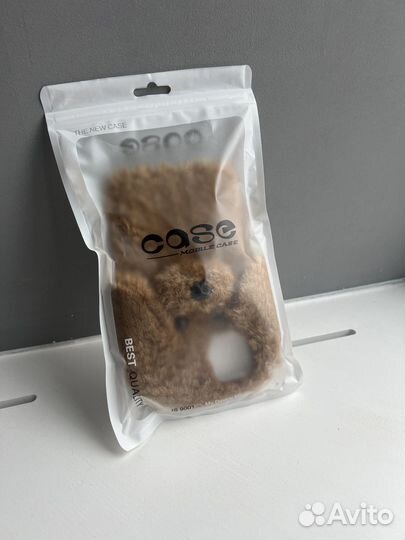 Чехол на iPhone