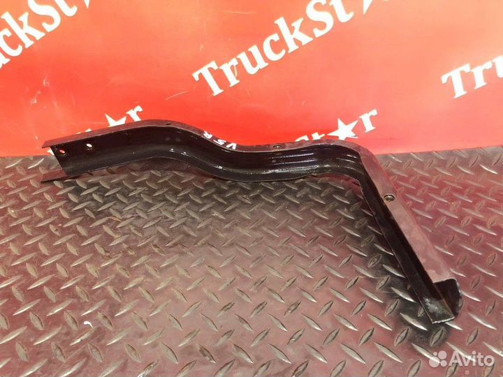 Кронштейн крыла правый Volvo FH