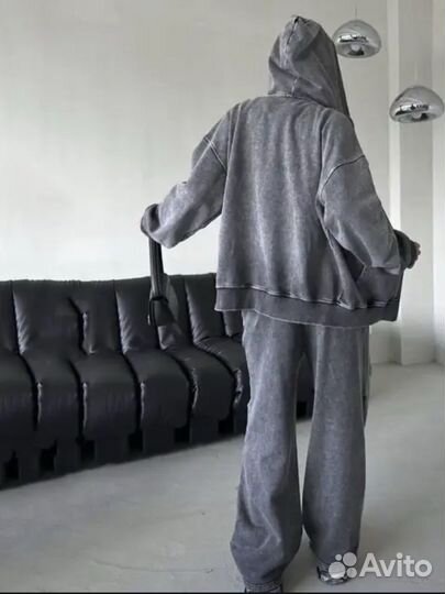 Спортивный костюм женский