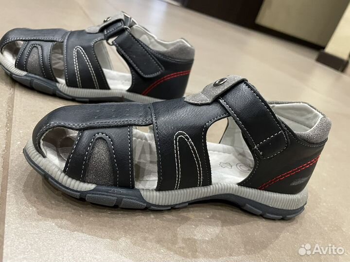 Сандали новые