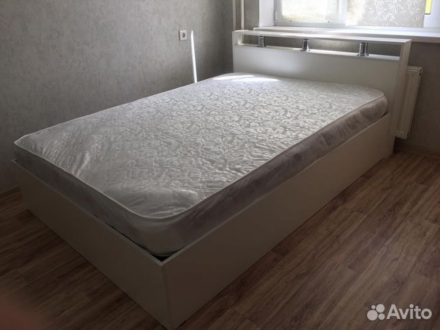 Кровать с матрасом