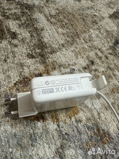 Зарядное устройство на macbook MagSafe - оригинал