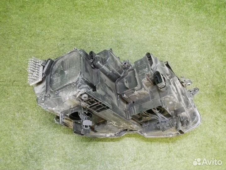 Фара левая Volkswagen Tiguan