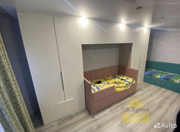 Шкаф купе с зеркалом