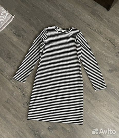 Платье H&M в рубчик в полоску